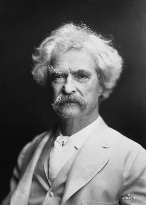 black and white photo of Mark Twain